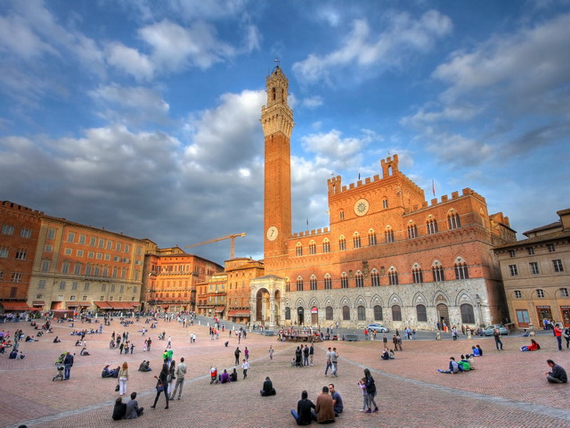 Tourist guide of Siena
